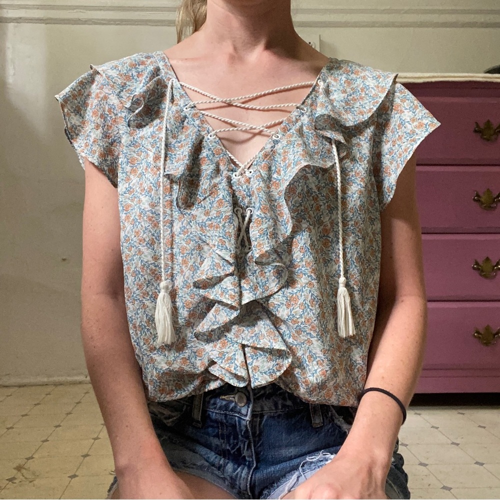 Cupcakes and Cashmere Ruffled Floral Blouse